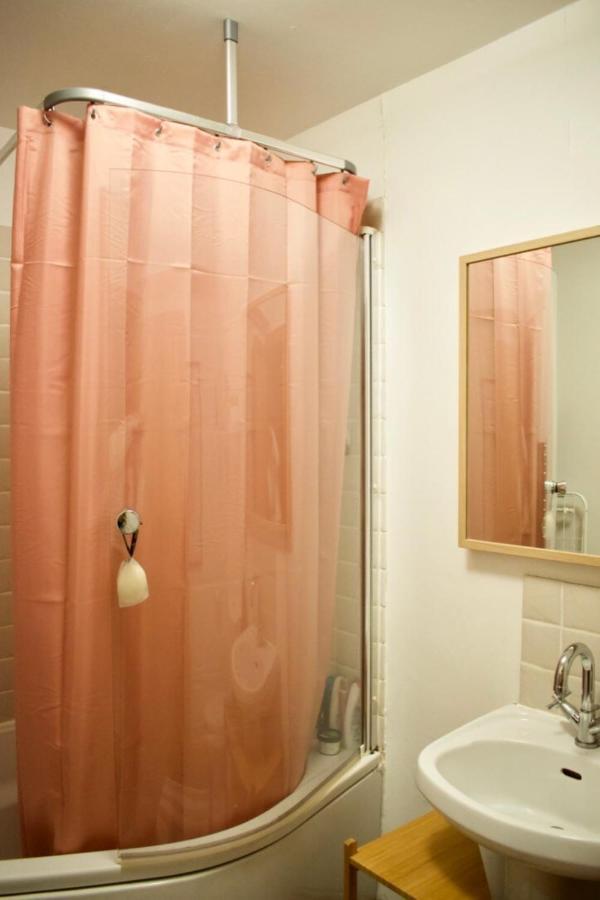 Cozy 1 Bedroom Near The Centre EDI