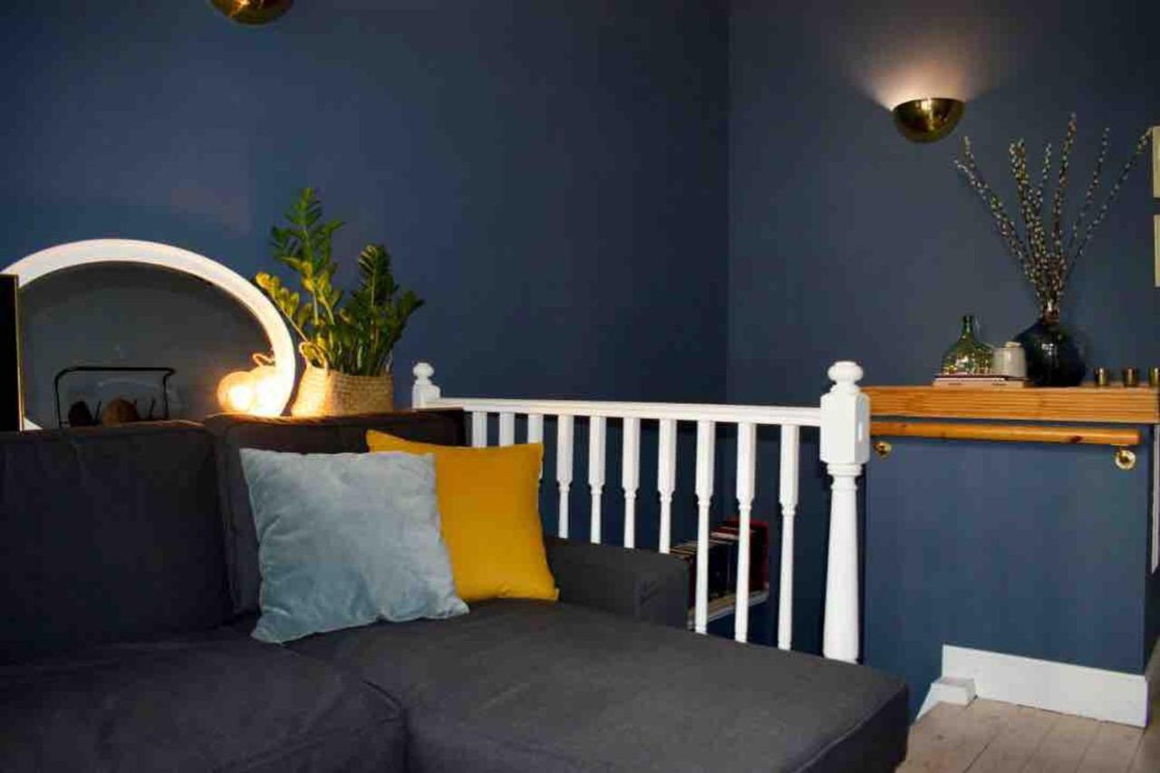 Cozy 1 Bedroom Near The Centre Ferienhaus