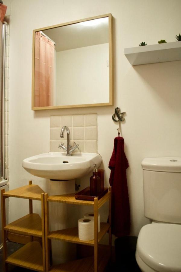 Cozy 1 Bedroom Near The Centre Ferienhaus *